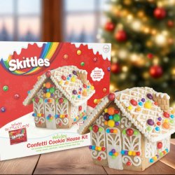 画像2: お菓子の家 スキットルズで飾ろう！ Skittles ホリデー コンフェッティ クッキー ハウスキット  567g